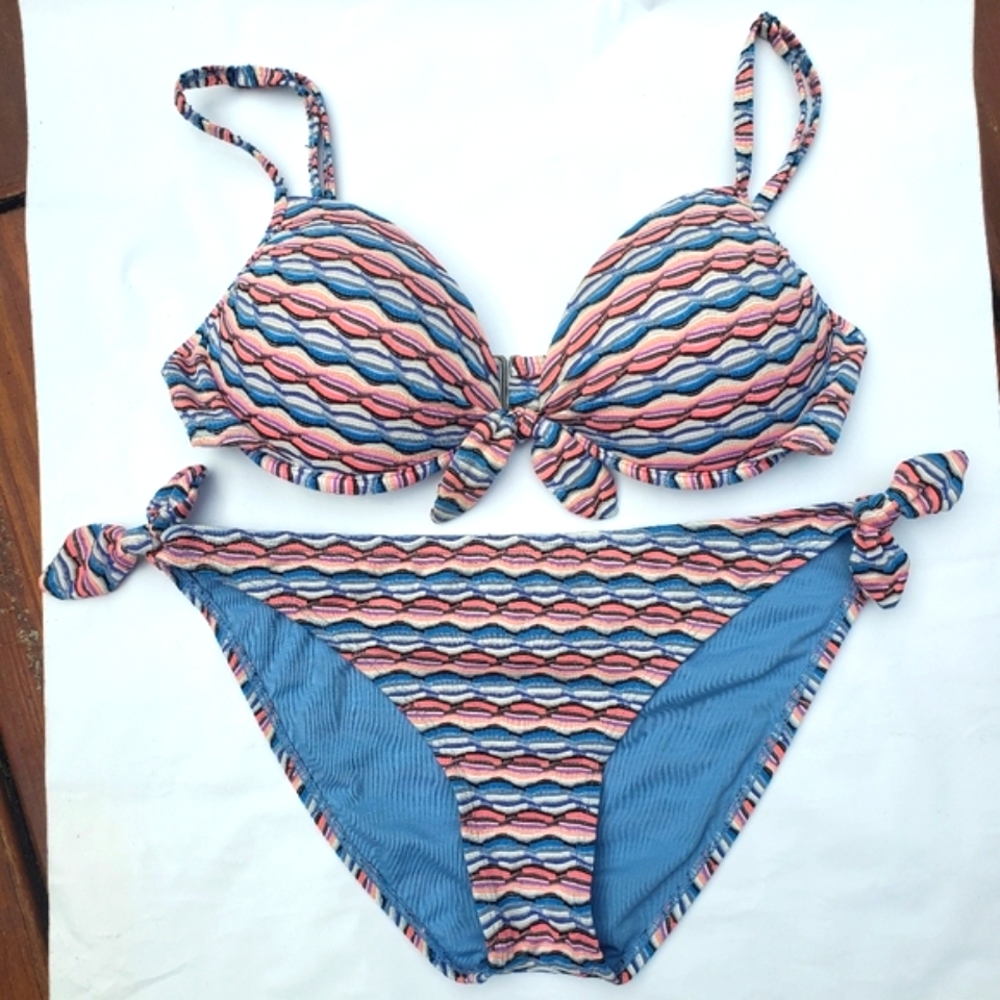 True Craft Waves Bikini Set - Size Large (Excellent Condition)